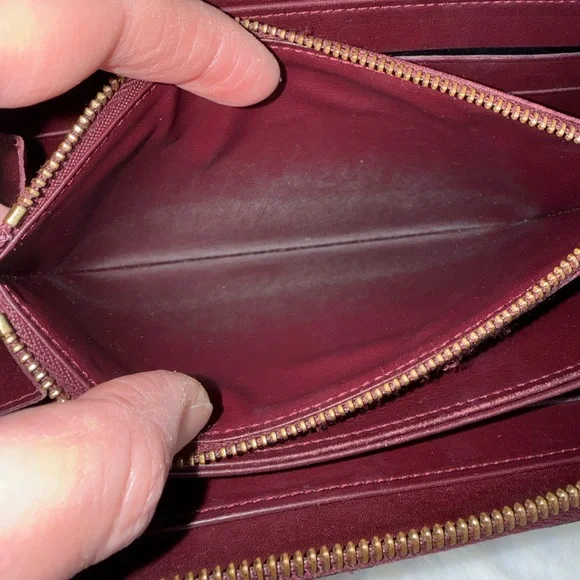 Louis Vuitton Vernis Amarante Patent Leather Zip Around Wallet - Picture 10 of 14